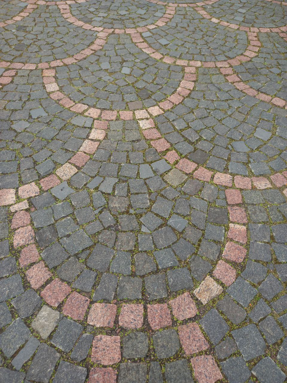 Мощение брусчатки из черного камня Габбро