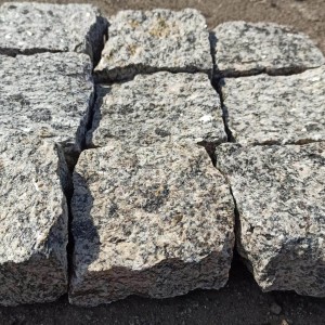 Splited granite paving stones Skifiya Gold