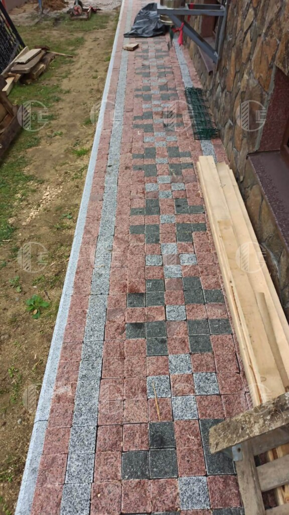 Design of granite sawn-split paving stones