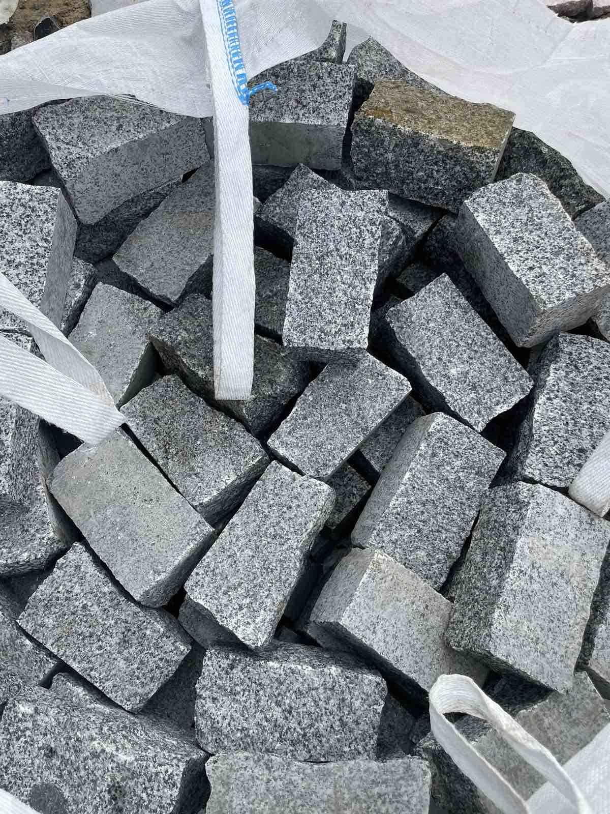 Paving stone from grey Pokostovsky granite