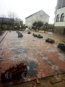 Sawn-split paving stone patterns