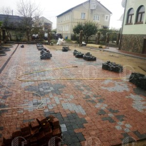 Sawn-split paving stone patterns