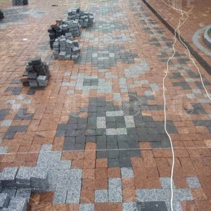 Sawn-split paving stone patterns