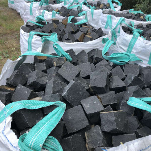 Black stone paving stone Basalt 10x10x10