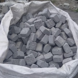 Tumbled stone setts from gabbro 10x10x5 sm packed in a big bag