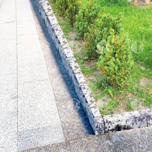 Curbs from granite