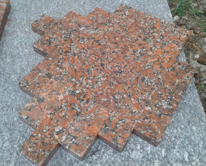 Sawn paving stone from red granite 20x10x3 cm