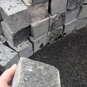 Sawn-split black stone paving stones