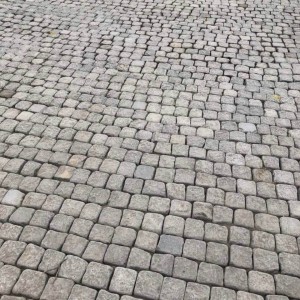 Gabro black stone paving stones
