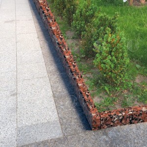 Red granite kerbs - polished
