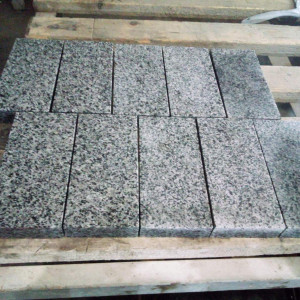 Grey granite paving stone 20x10x3