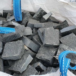 Sawn-split black stone paving stones