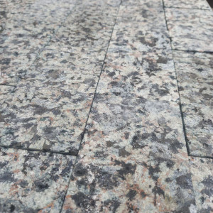 Sawn green granite paving stones, 20x10x3 cm