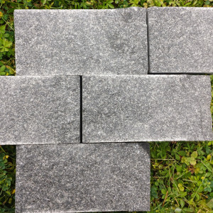 Paving stone of black stone Gabbro with format 20x10x5 cm
