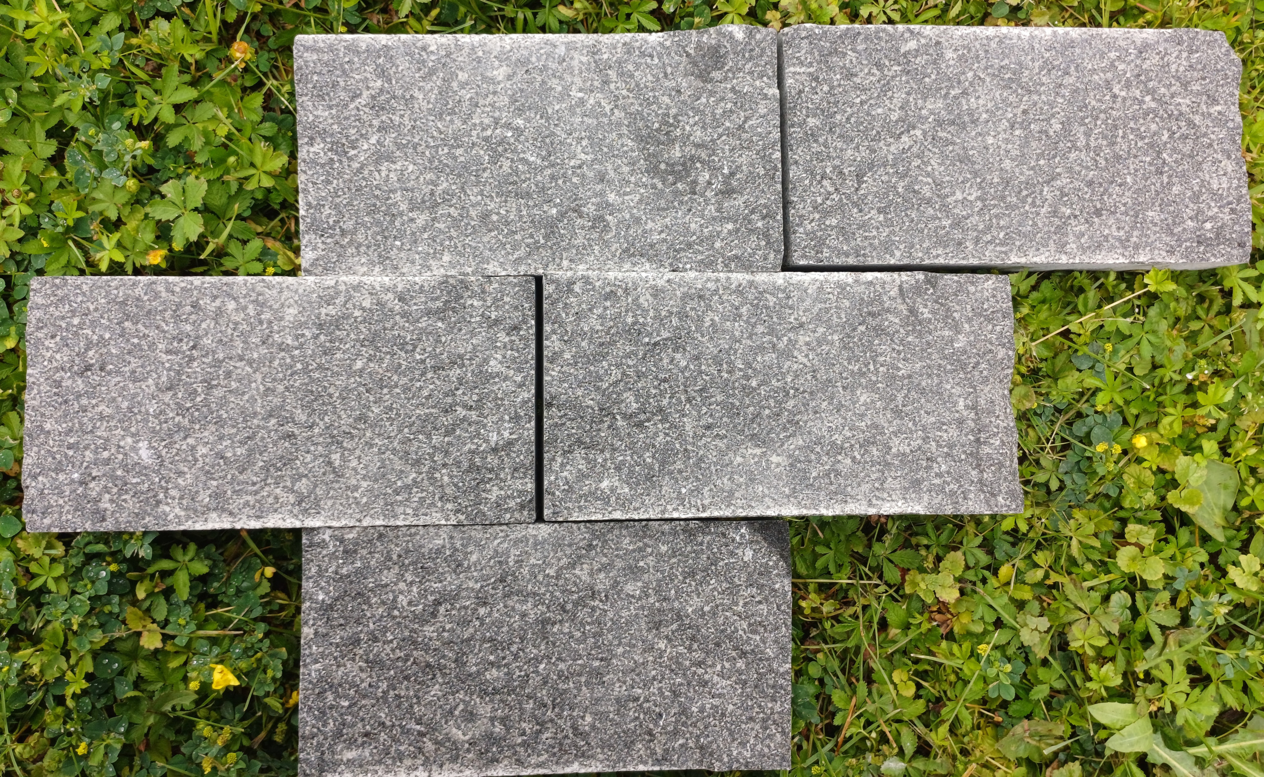 Paving stone of black stone Gabbro with format 20x10x5 cm