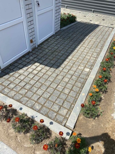 Sawn-split paving stone from gabbro 15x15x5