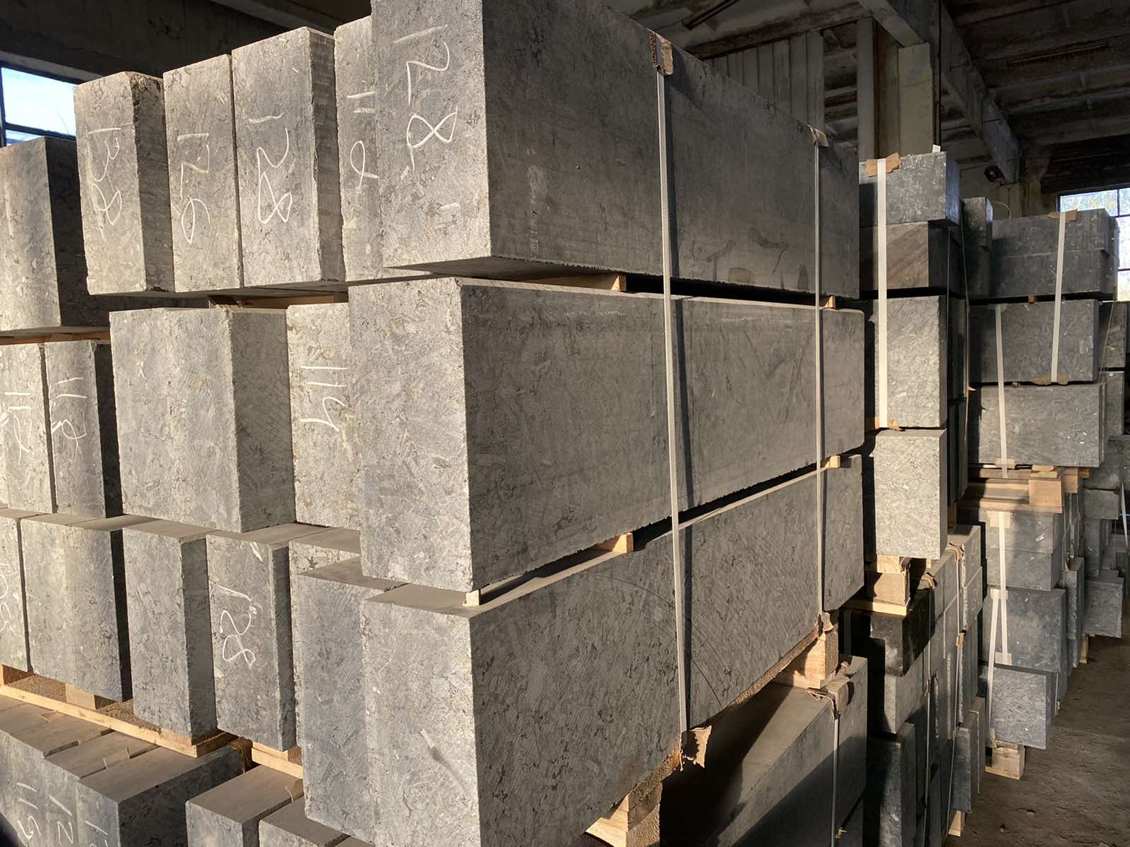 Natural stone border