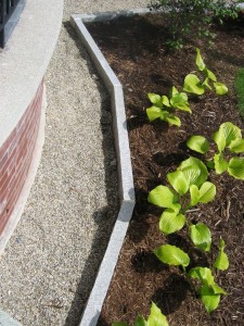 Бордюр из гранита