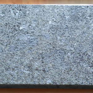 Bush-hammered labradorite tiles