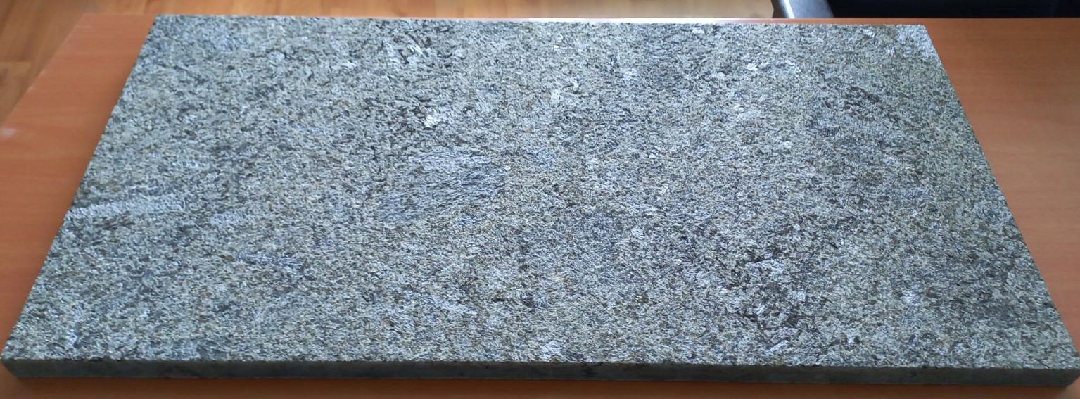 Bush-hammered labradorite tiles