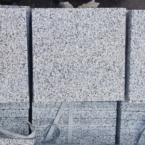 Szare płytki granitowe 30x30x3 cm