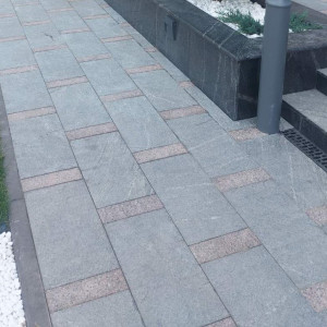 Flamed granite tiles