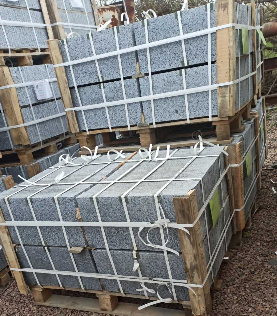 Packed grey granite tiles 60x30
