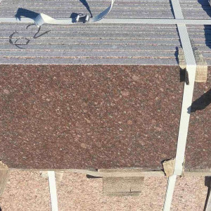 Полированная плитка из коричневого гранита