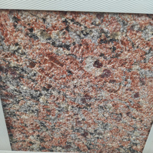 Colour and texture of flamed tiles