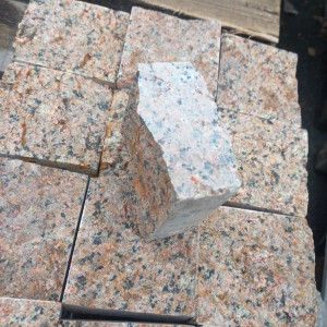 Granite paving stone with 10x10x5 cm format