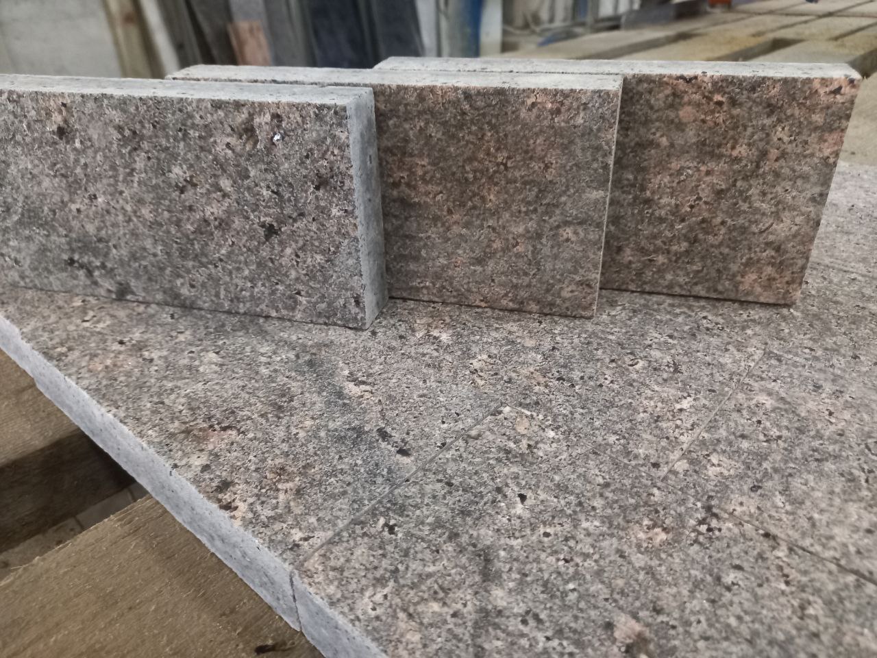 Granite paving stones with even edges