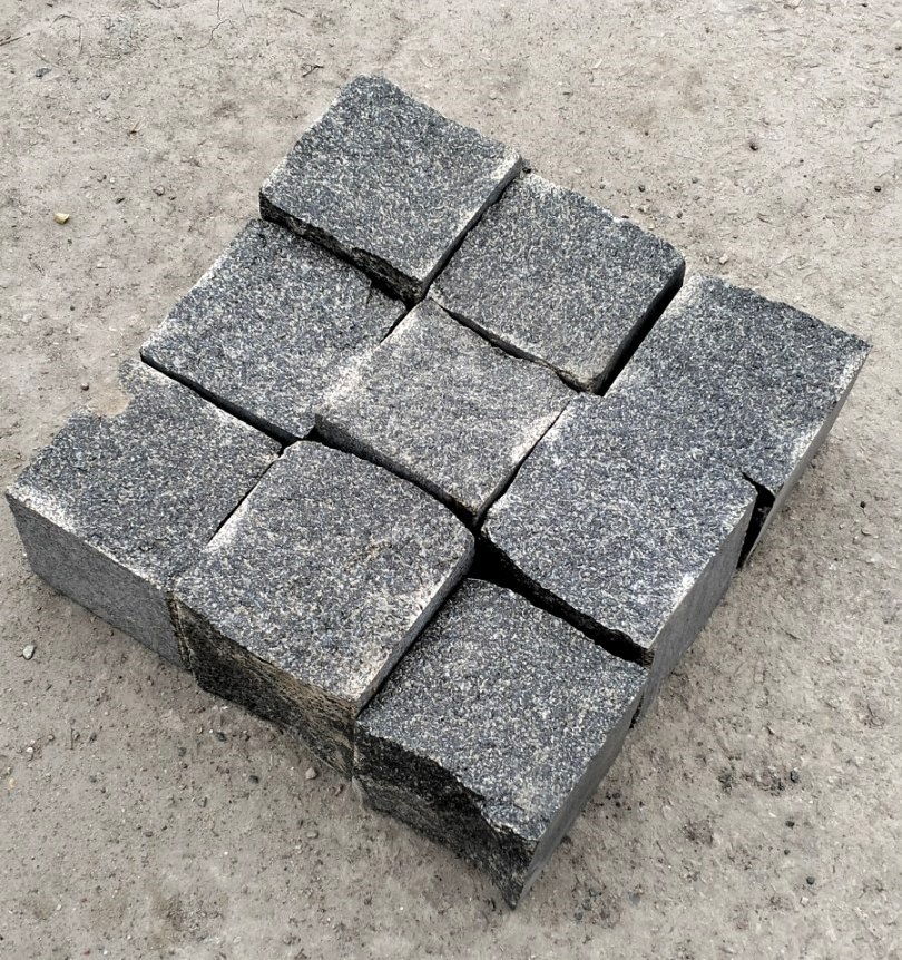 Paving stone Gabbro format 10x10x10 cm, row stone