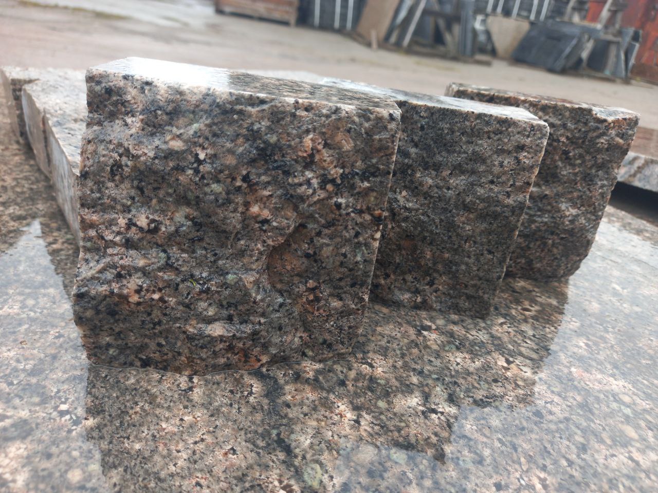 Paving stone from granite Star of Ukraine format 10x10x5