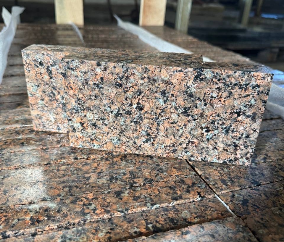 Sawed paving stone from pink granite Flower of Ukraine 20x10x3
