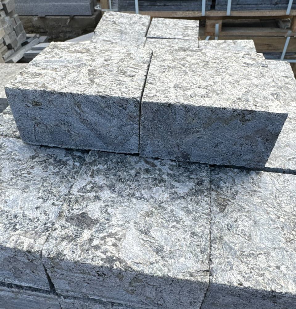 Sawn paving stones made of labradorite 10х10х5