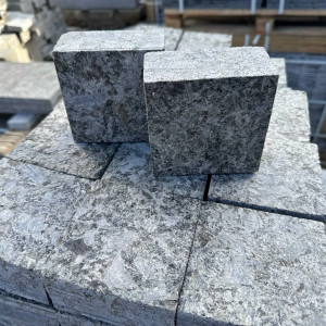 Sawn labradorite paving stones 10х10х5