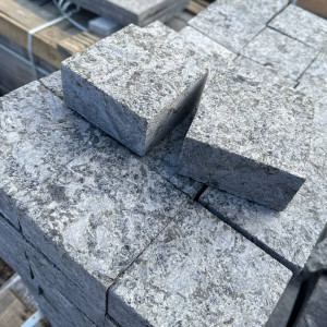 Sawn labradorite paving stones, flamed top