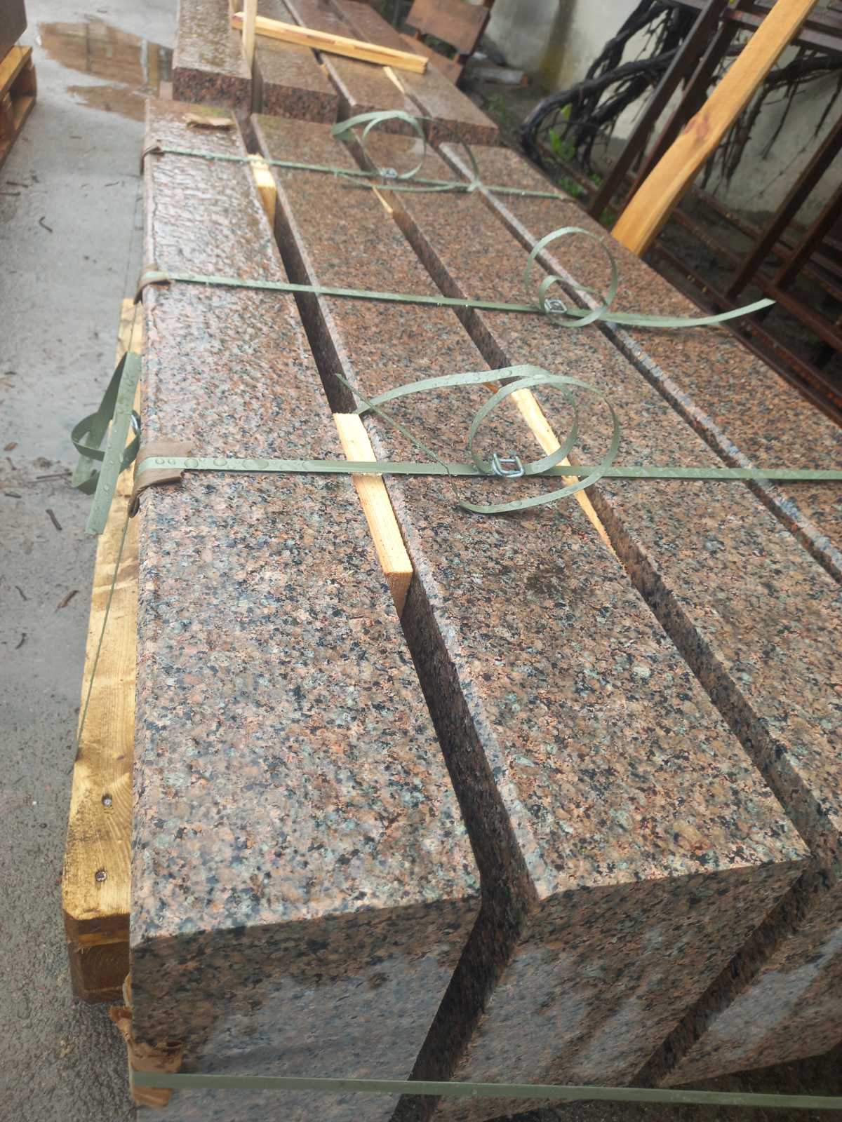 Packaged granite curbs on pallets