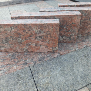 Red granite paving stones 20x10x5