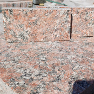Red granite paving stones 20x10x5 - sawn