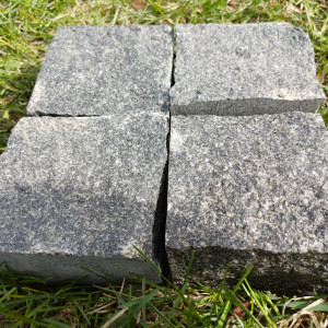 Gabbro paving stones 8x8x5