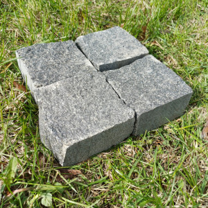 Gabbro granite paving stone “row type” 8x8x5