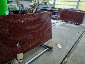 Полированый гранит Maple Red