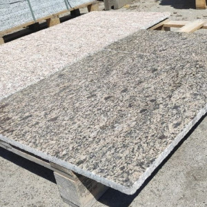 Polished and flamed Skifiya Gold granite tiles 60×30 cm