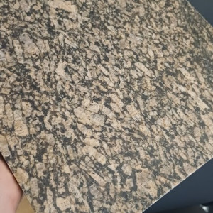Полированная плитка из желтого гранита Skifiya Gold 30x30x2